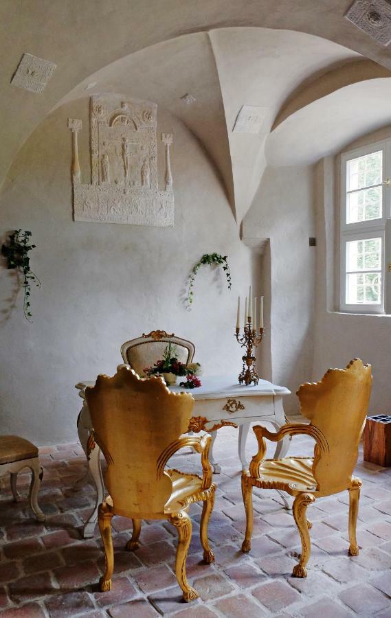Event- Kultur & B&B Kunst Schloss Neuenhagen Uebernachten Im Denkmal บาด ไฟรเอนวาลเดอ ภายนอก รูปภาพ